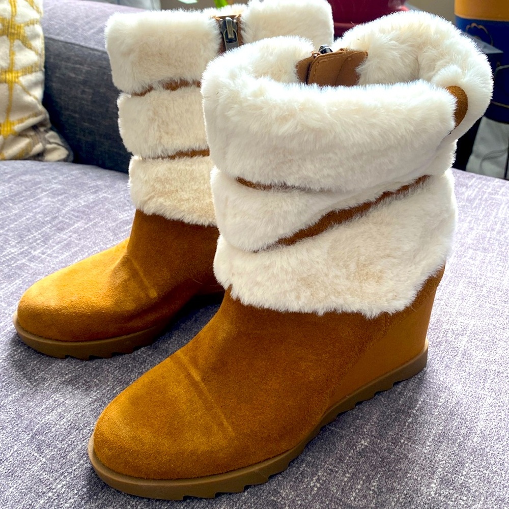 Women’s UGG size 6